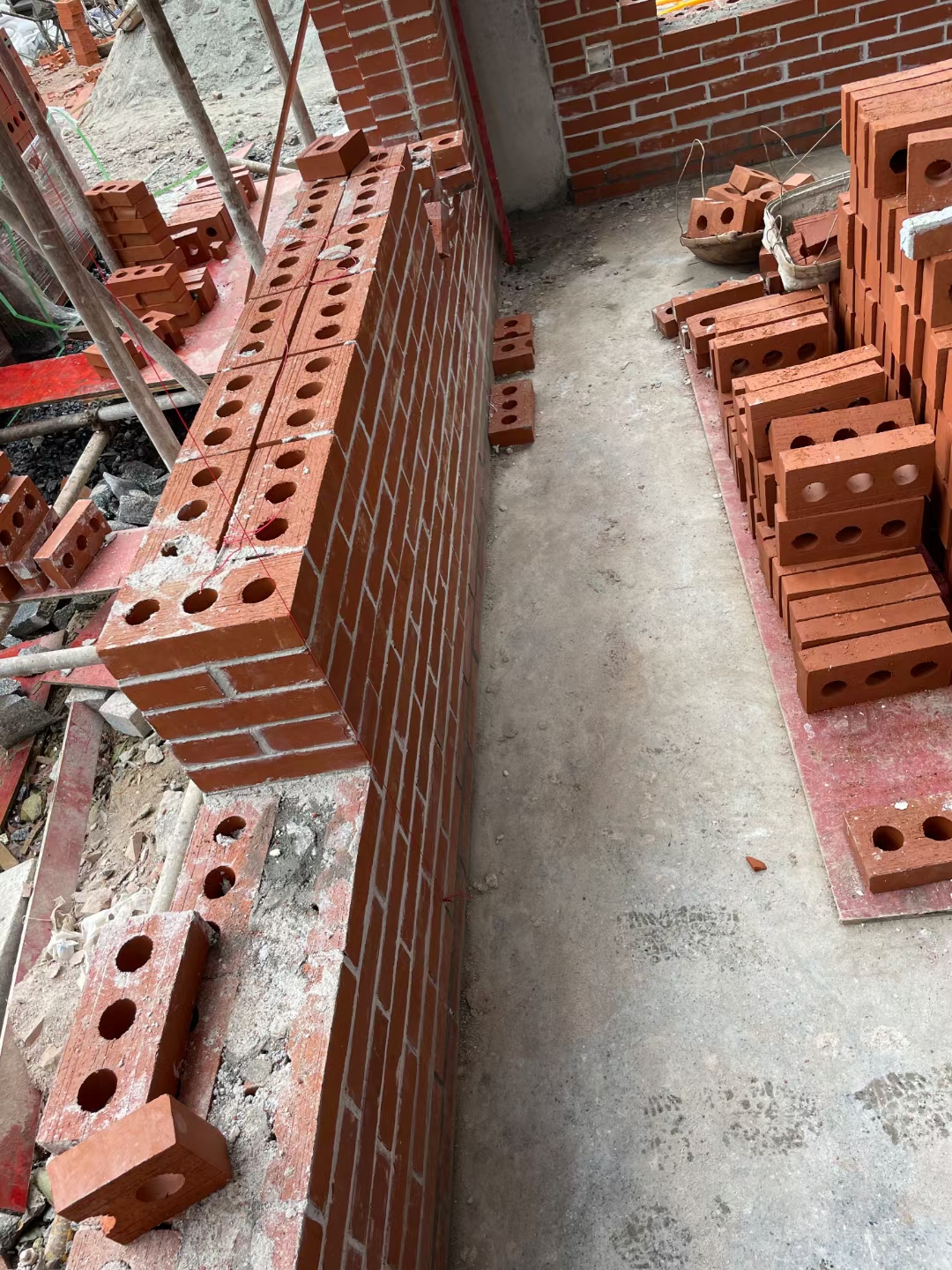 益陽(yáng)市湘陶建筑材料有限公司,益陽(yáng)實(shí)心燒結(jié)磚銷(xiāo)售,古建磚瓦銷(xiāo)售,文化磚哪里好